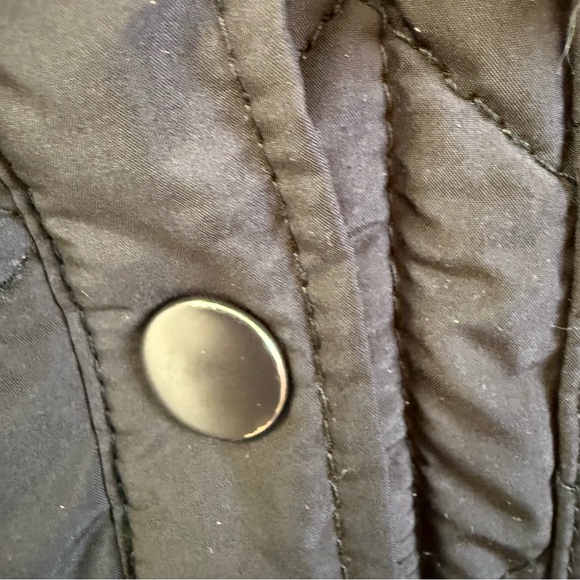 Love Tree Women's Black Quilted‎ Jacket - Picture 3 of 5